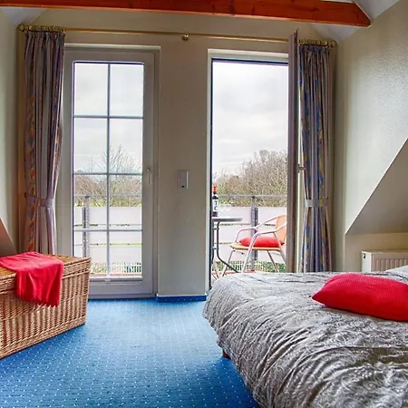 Elbstrom, 21 Apartment *